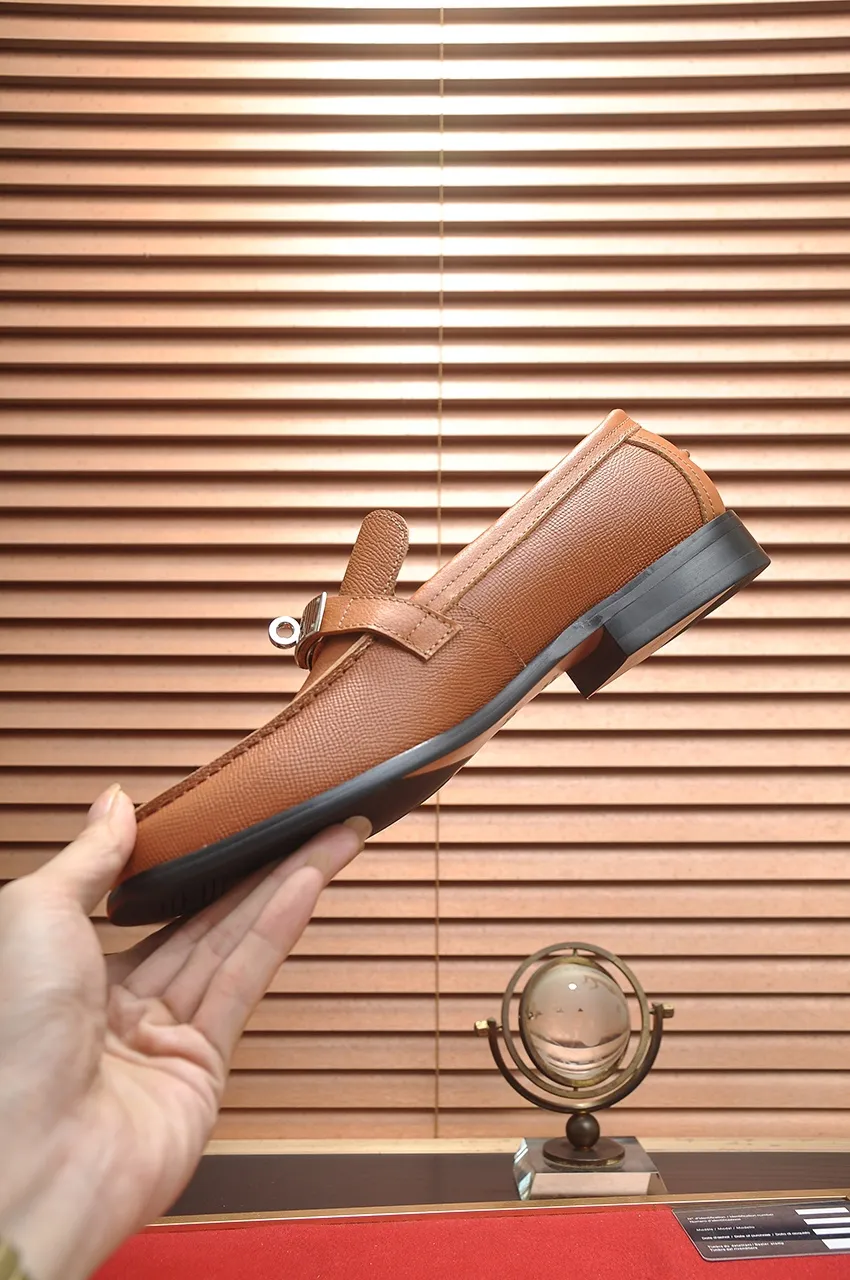 Men's shoes💰540💶[HERMES] (cowhide lining)🍀Italian top luxury🍀He does not pursue novel styles and gorgeous colors, but attracts the favor of successful men with his flawless, elegant and classic style. Formal leather shoes This very comfortable, simple and stable style allows you to easily match any style! The pattern is absolutely 1:1 refined from the original case, and we strive for excellence in materials, imported cowhide + cowhide lining💪💪💪extraordinary texture👍! .Code number: 38-45 (45 customized)